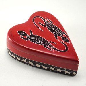 Fair Trade SMOLart Heart Shaped Lizard Box NIB